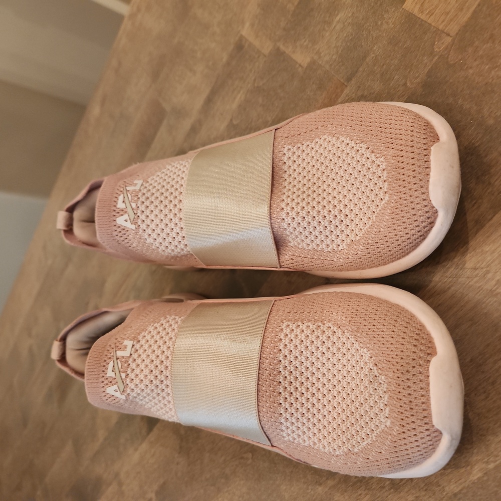 ATHLETIC PROPULSION LABS Techloom Bliss Blush (RET $220)
